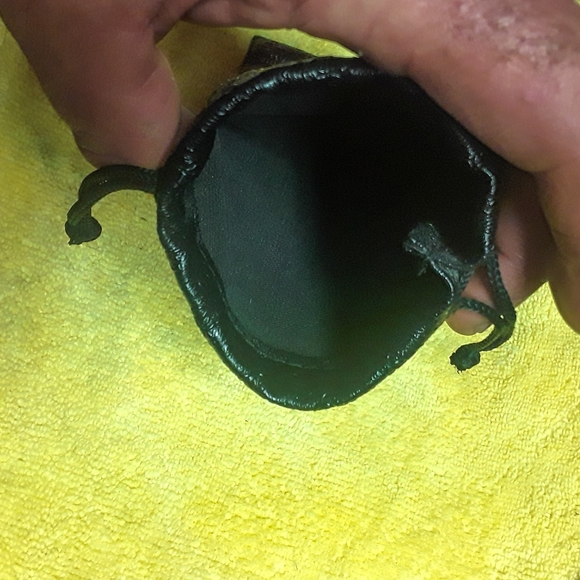Guess Eyewear Pouch - Picture 3 of 3